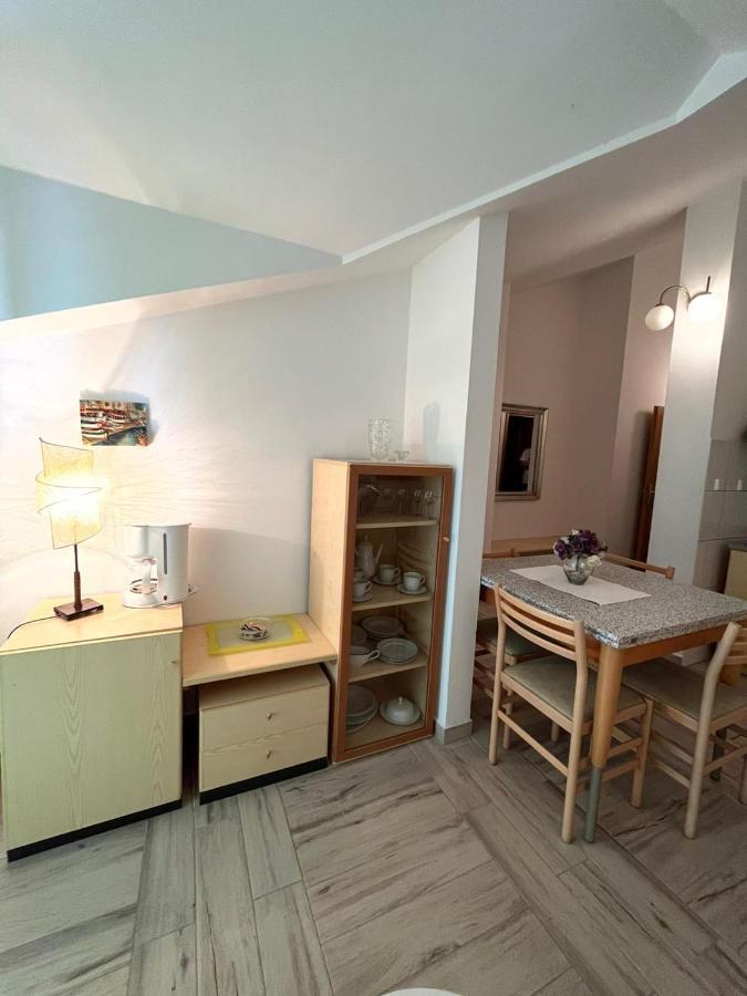 Gorana Apartman With Swimming Pool Apartment Jelsa  Luaran gambar