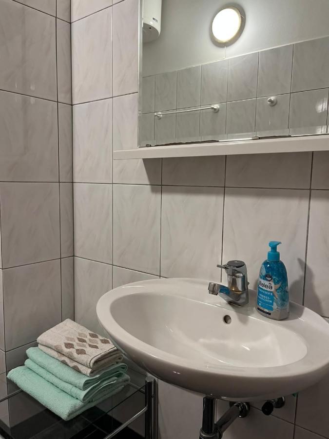 Gorana Apartman With Swimming Pool Apartment Jelsa  Luaran gambar